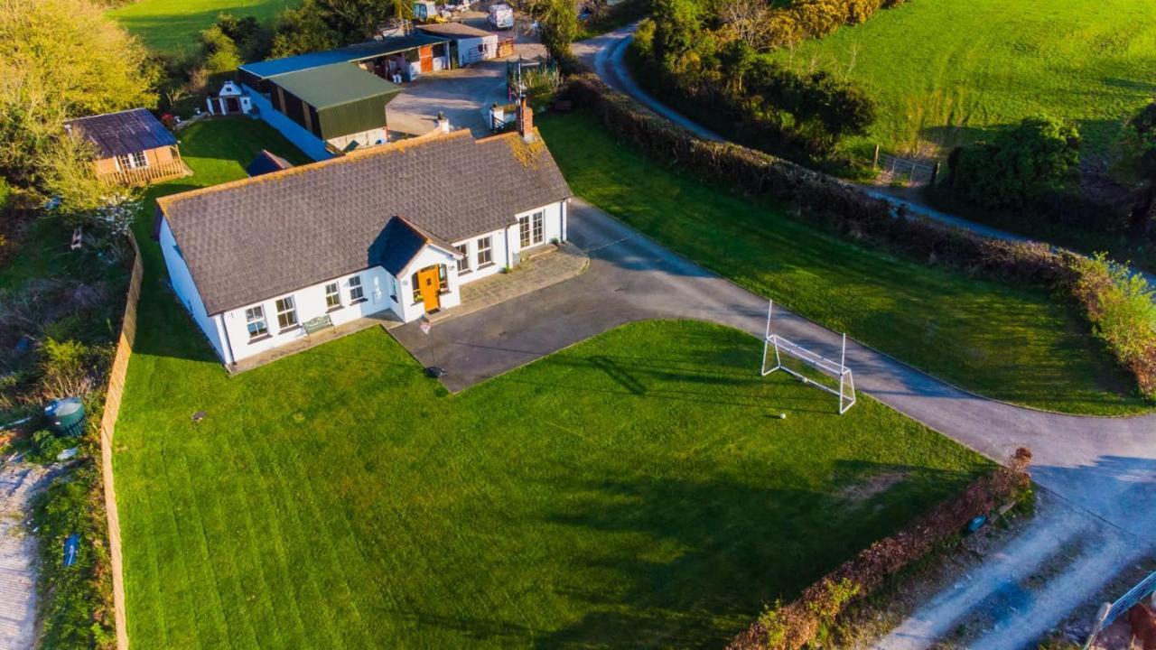 The Heights & Hollows Farmhouse, Saul, Downpatrick, Sleeps 14 Exteriör bild