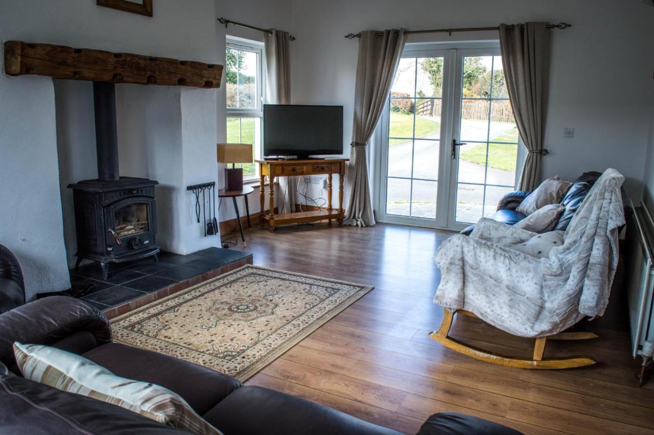 The Heights & Hollows Farmhouse, Saul, Downpatrick, Sleeps 14 Exteriör bild