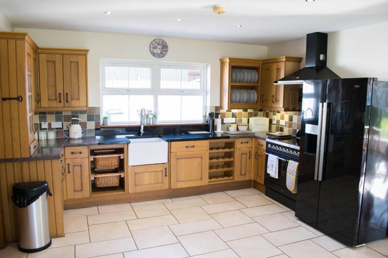 The Heights & Hollows Farmhouse, Saul, Downpatrick, Sleeps 14 Exteriör bild
