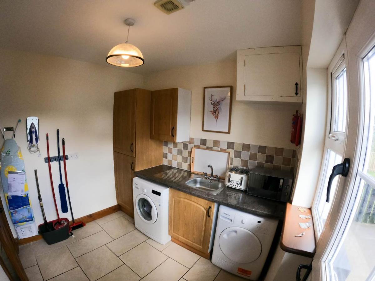 The Heights & Hollows Farmhouse, Saul, Downpatrick, Sleeps 14 Exteriör bild